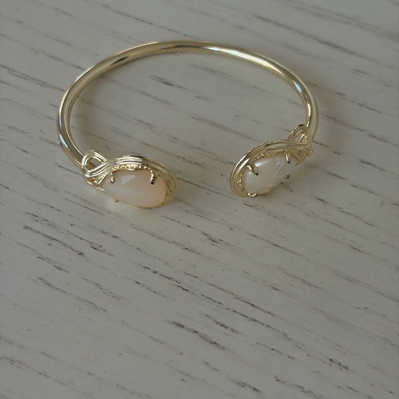 Kendra Scott Andy Pinch Bracelet - Picture 5 of 7